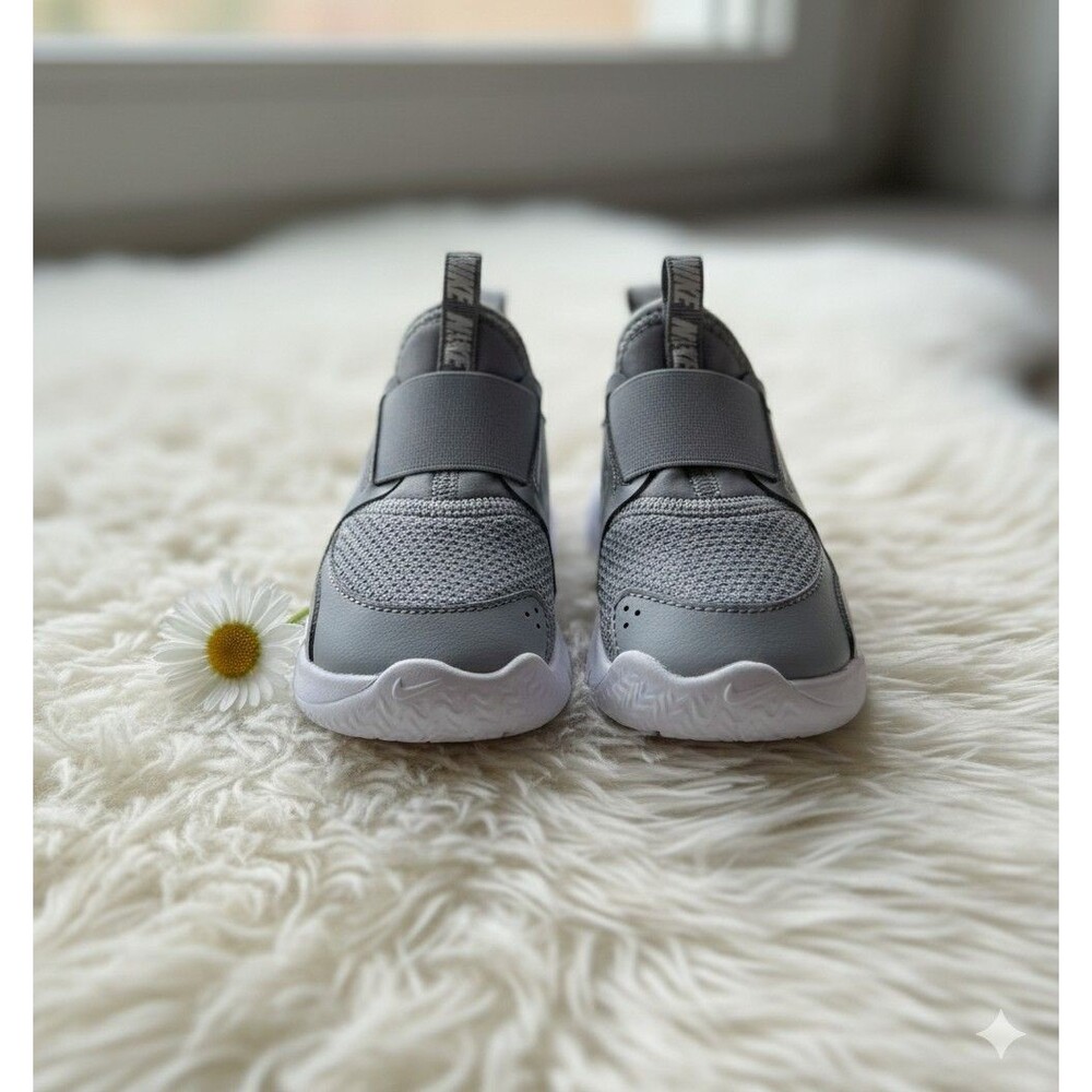 NWT BOYS NIKE SZ 3.5 SHOES FLEX